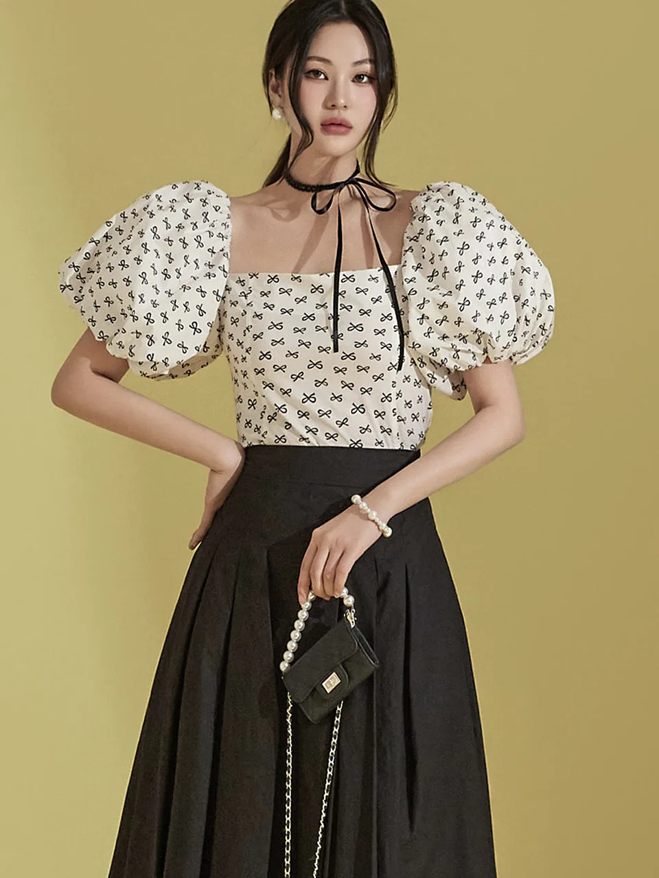 B2948 Balloon Blouse