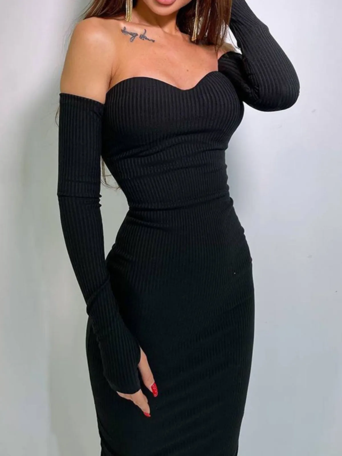 Chic Off-shoulder Knitted Black Dress