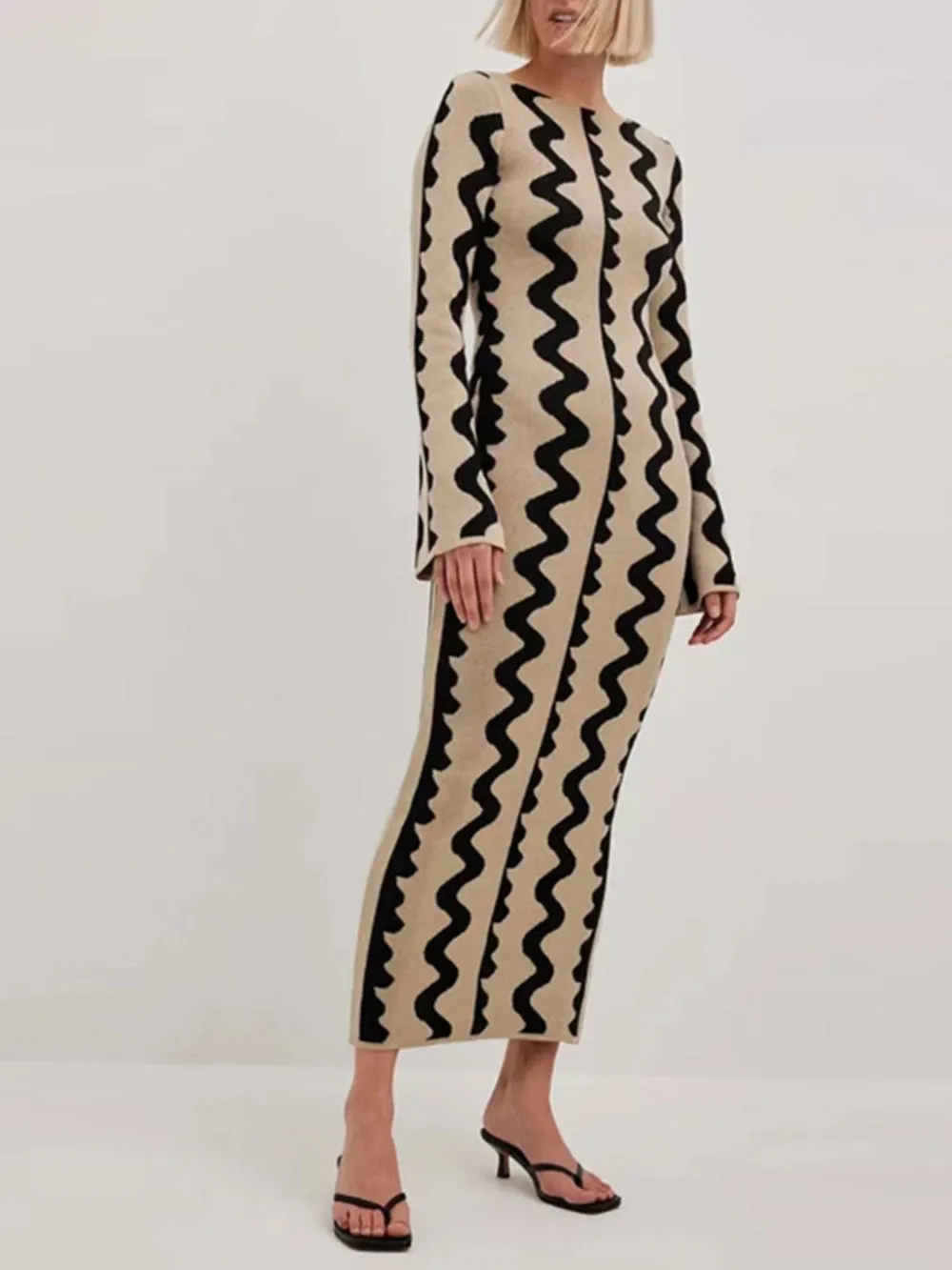 Contrast Bell Sleeve  Maxi Dress