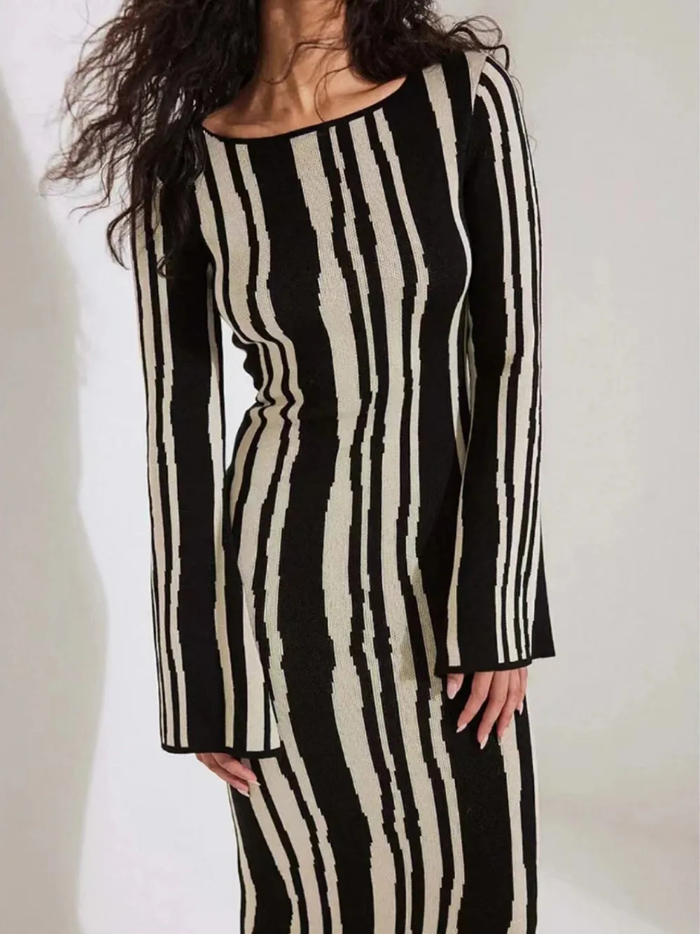 Contrast Bell Sleeve  Maxi Dress