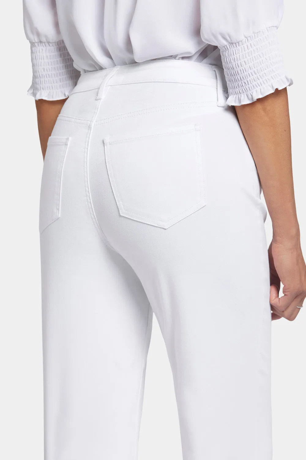 Joni Relaxed Capri Jeans - Optic White