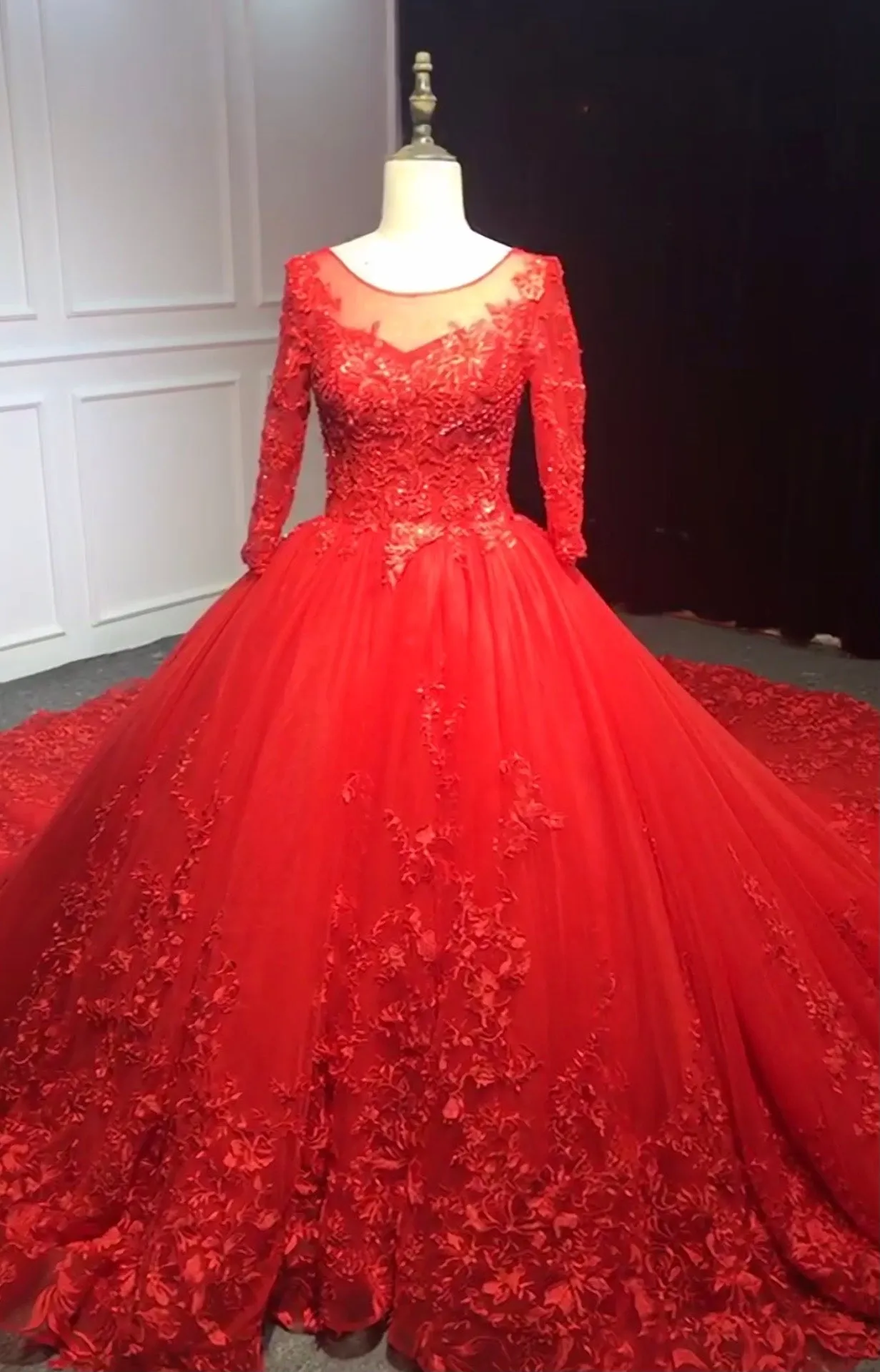 Red long sleeves lace appliqués tulle ball gown skirt wedding prom dress  2021 #112208