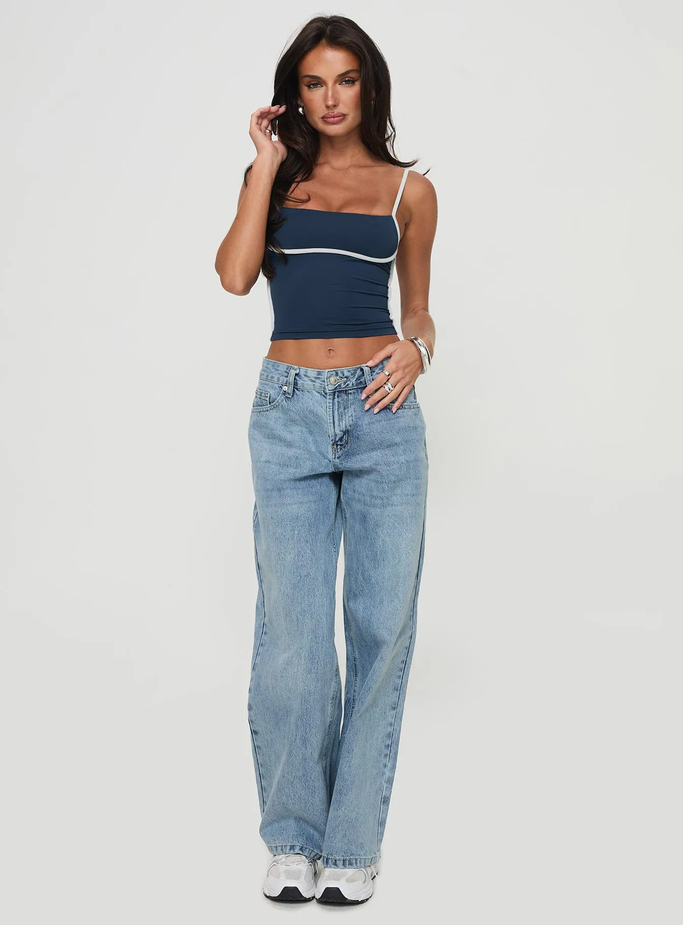 Serenitia Mid Rise Relaxed Jeans Light Wash Petite