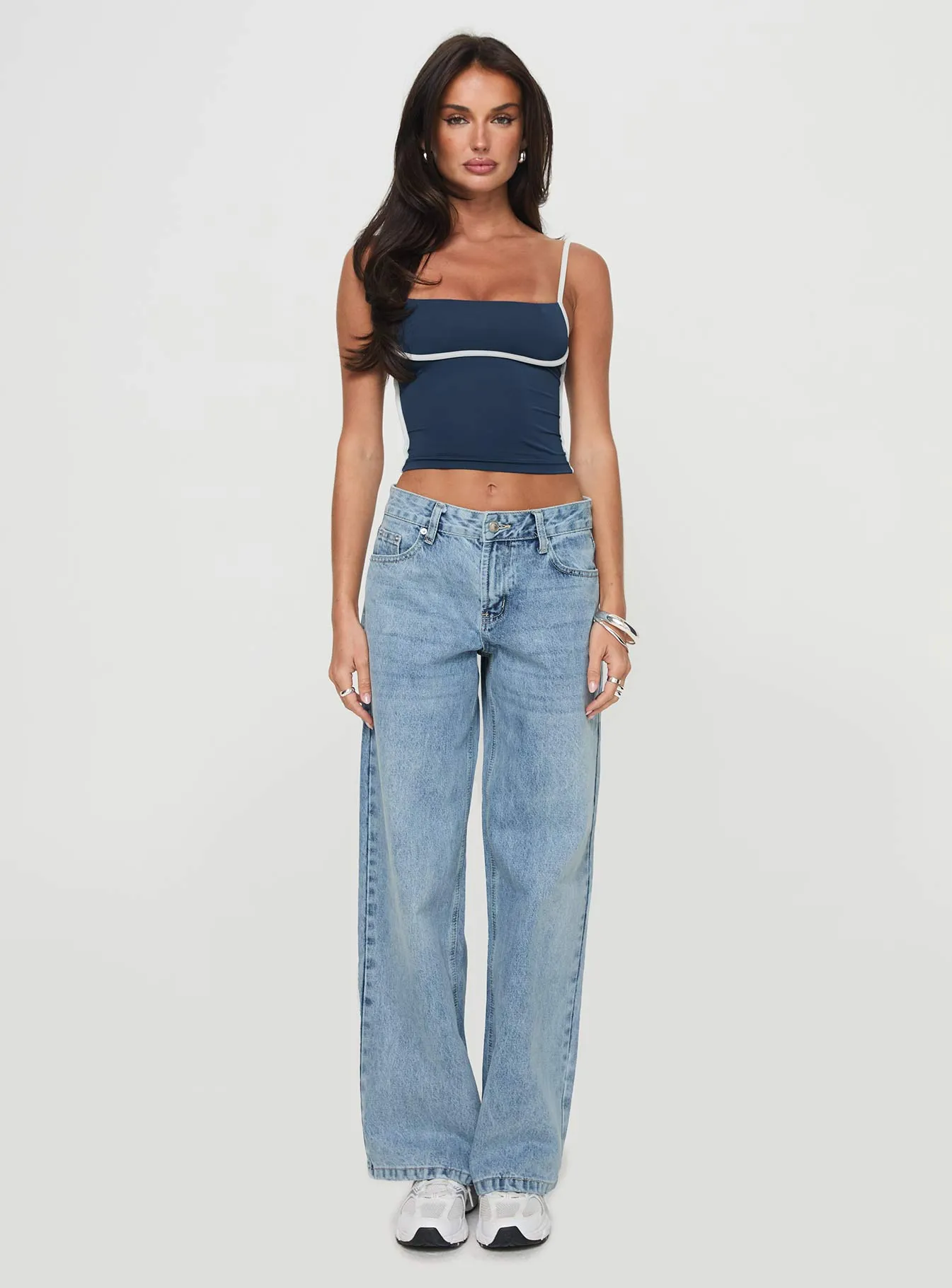 Serenitia Mid Rise Relaxed Jeans Light Wash Petite