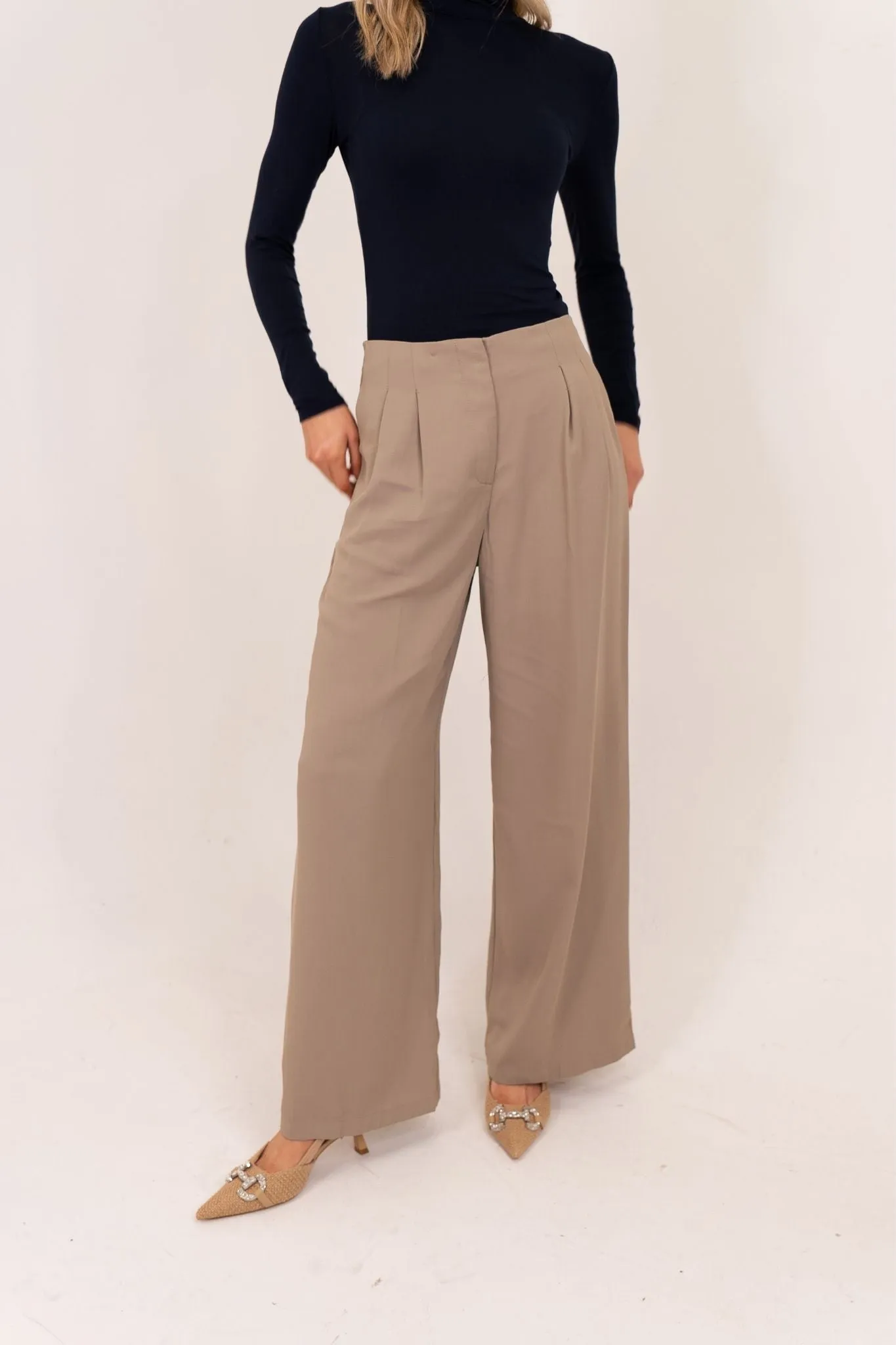 Willow Wide Leg Trousers In Taupe